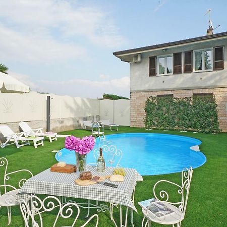 Appartamento Jessica con piscina privata Manerba del Garda Esterno foto