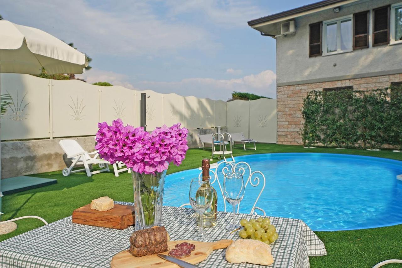 Appartamento Jessica con piscina privata Manerba del Garda Esterno foto