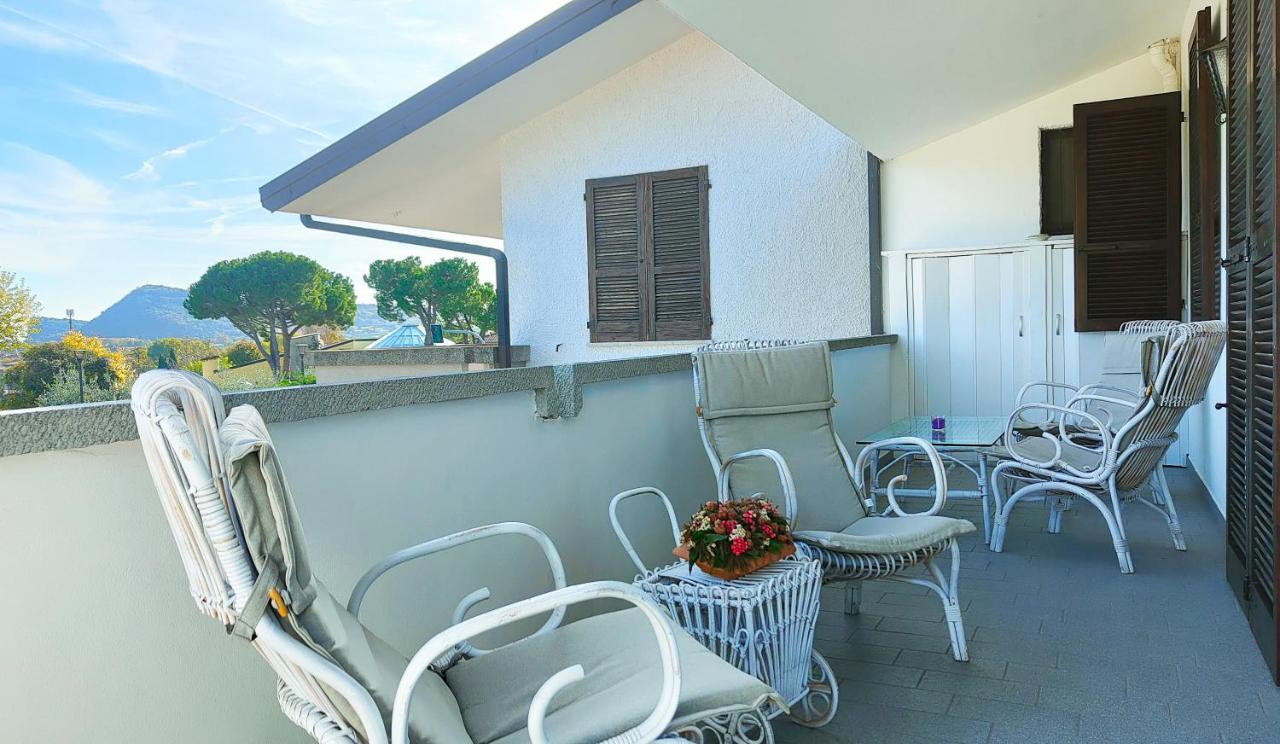 Appartamento Jessica con piscina privata Manerba del Garda Esterno foto