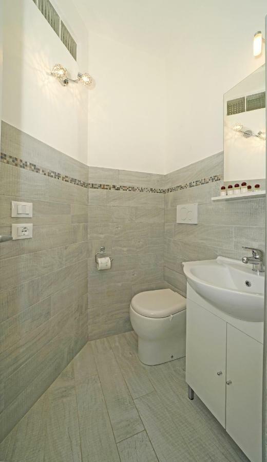 Appartamento Jessica con piscina privata Manerba del Garda Esterno foto